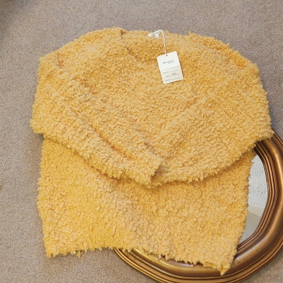 Miracle Sweaters - *SOLD* BNWT Sweater M/L